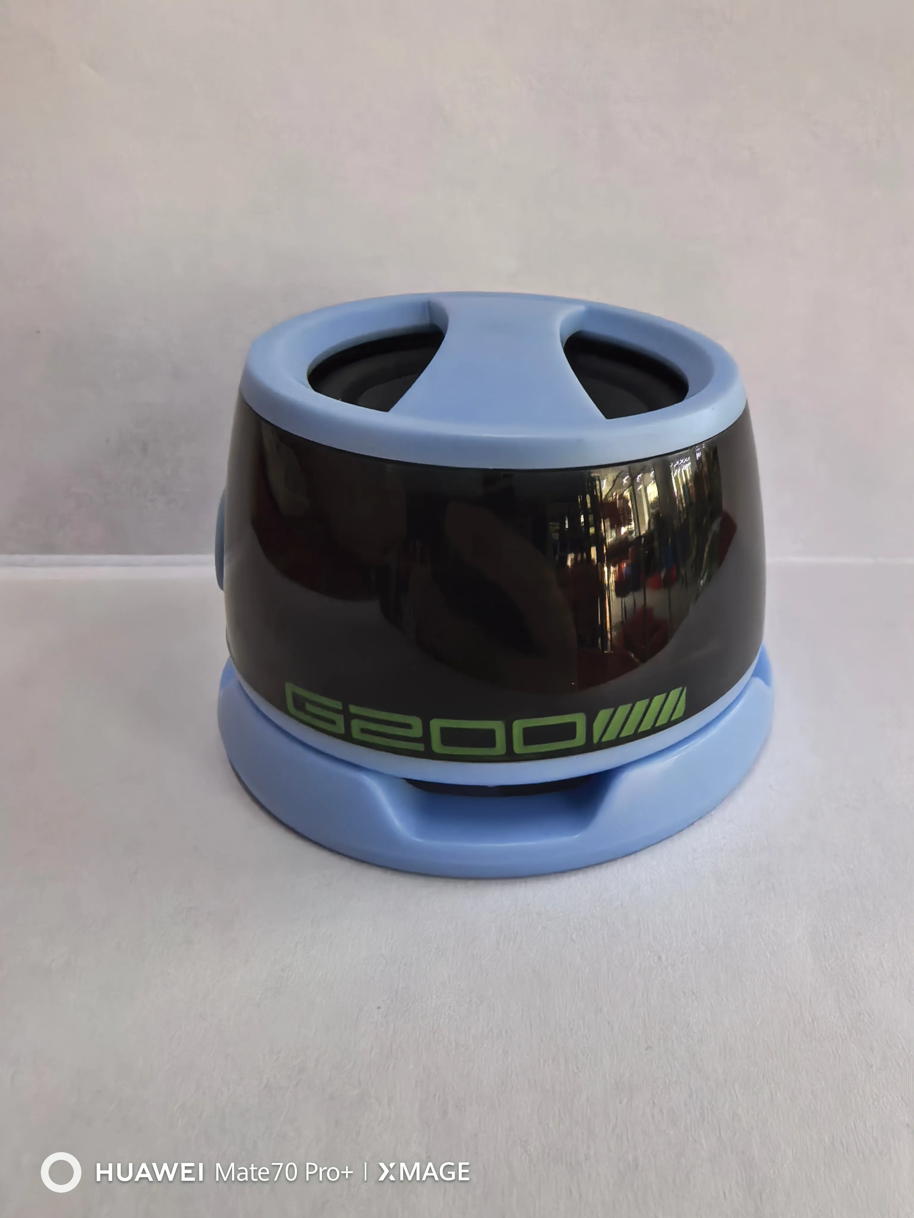 Portable Bluetooth Speaker G200 RGB Lighting Speaker BT5.3 Mini Sound Box 7 Hours Playback Magnetic Phone Holder